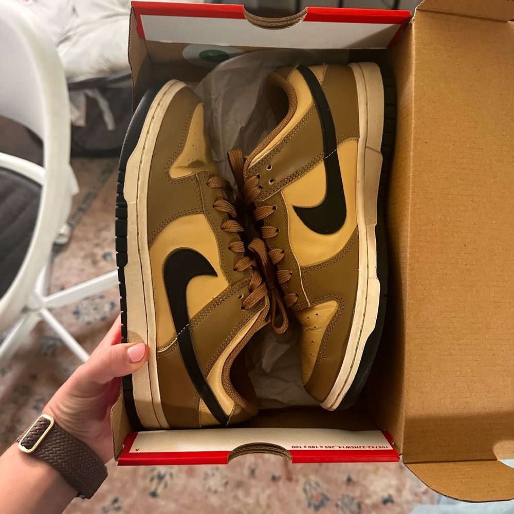 Nike Women’s Tan and Black Nike dunks